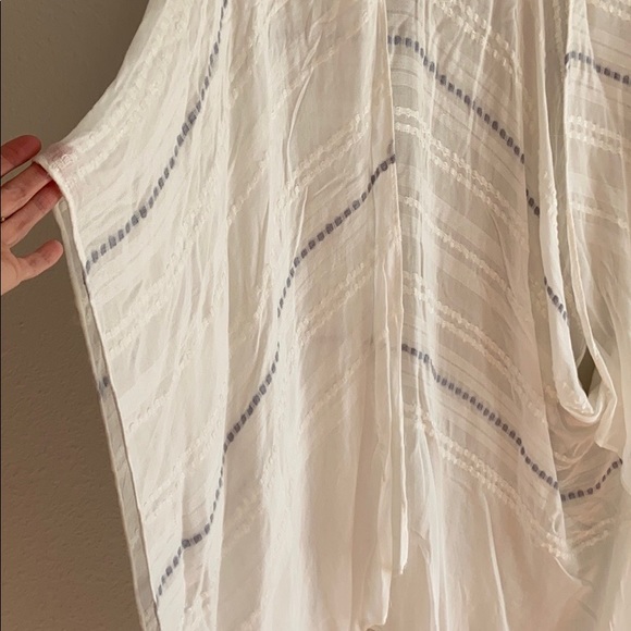 NWT Blue & White Bohemian Coverup Shawl - Francesca’s, S - Picture 4 of 8